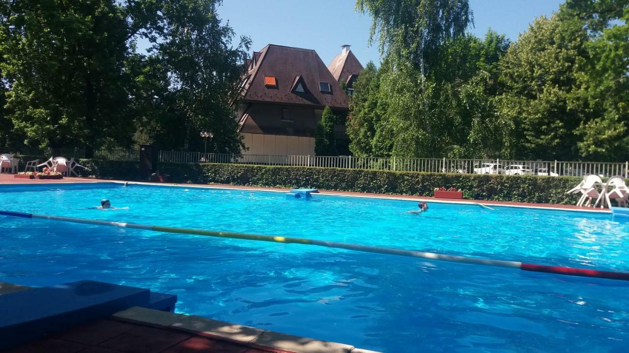 Kek Vitorlas Apartman Gardony Exterior photo